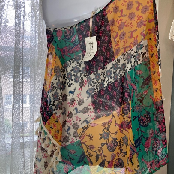 Multicolor Patchwork One-Shoulder Shawl - Picture 2 of 3